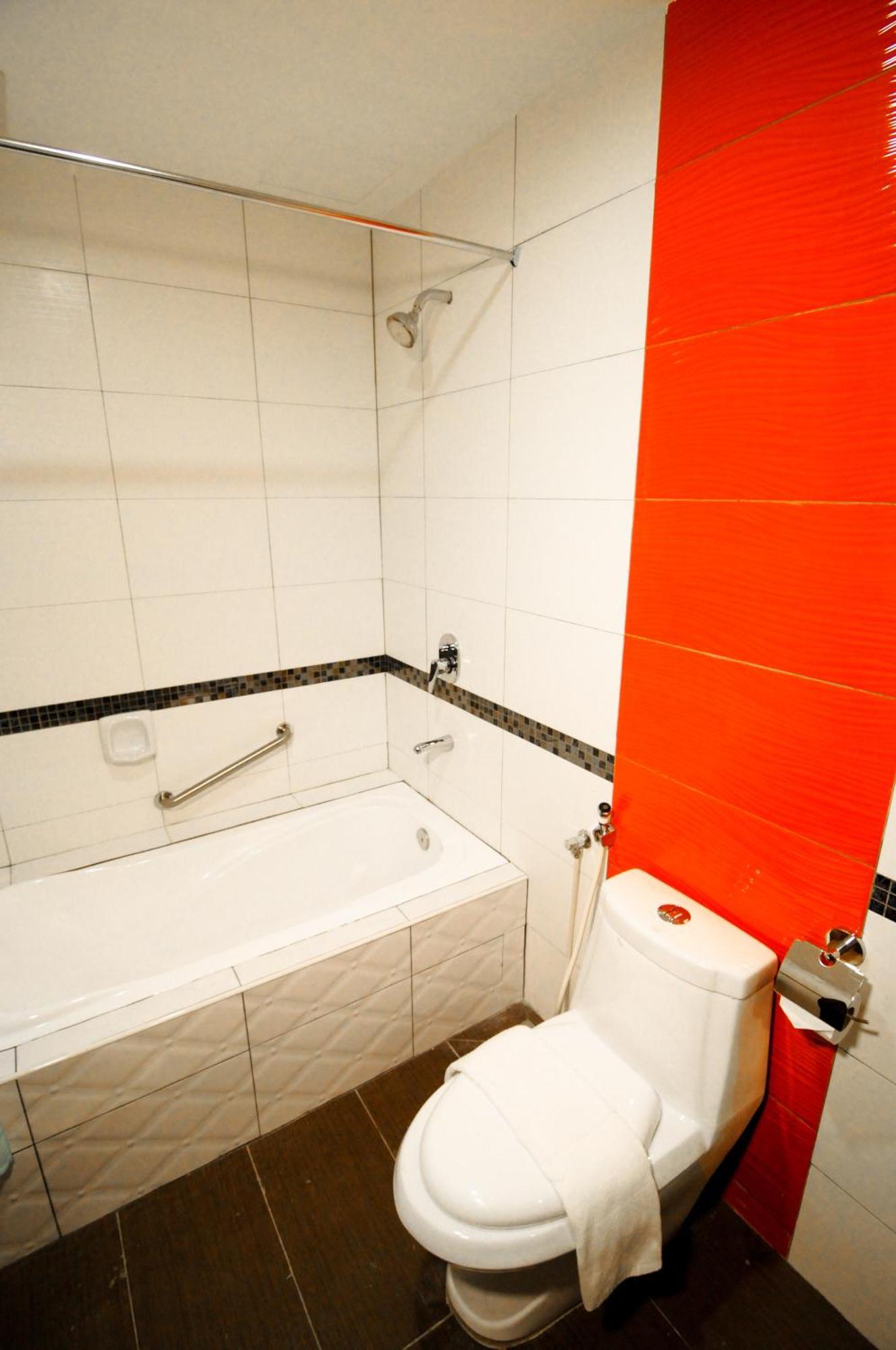 K Garden Hotel Parit Buntar Dış mekan fotoğraf