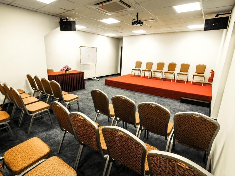 K Garden Hotel Parit Buntar Dış mekan fotoğraf