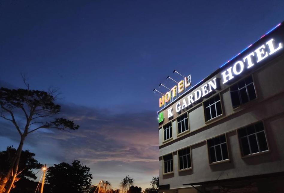 K Garden Hotel Parit Buntar Dış mekan fotoğraf